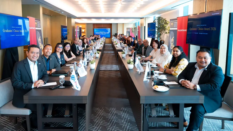 The results validation meeting for the 2026 register, around a long table