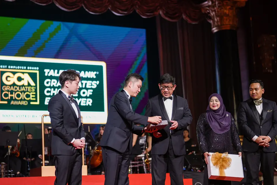 Guests of honour, vice-chancellors and winners at a Graduates' Choice Award gala
