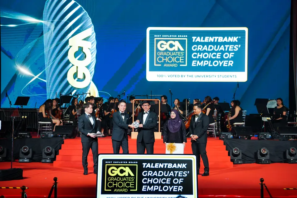 Guests of honour, vice-chancellors and winners at a Graduates' Choice Award gala