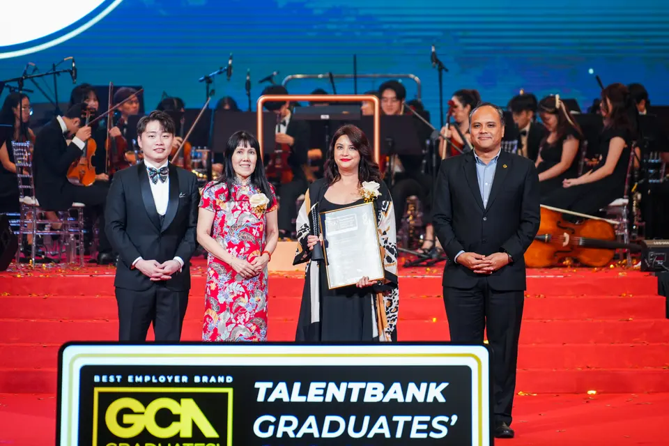 Guests of honour, vice-chancellors and winners at a Graduates' Choice Award gala