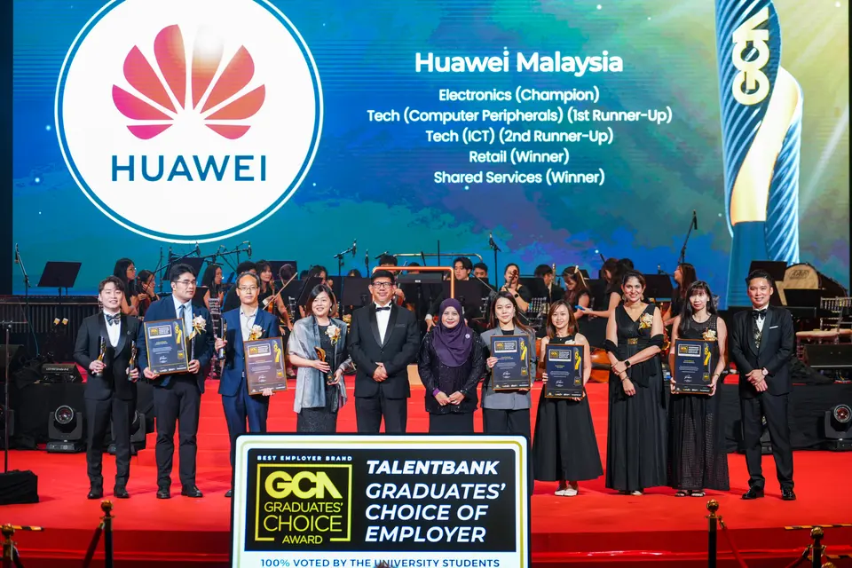 Guests of honour, vice-chancellors and winners at a Graduates' Choice Award gala