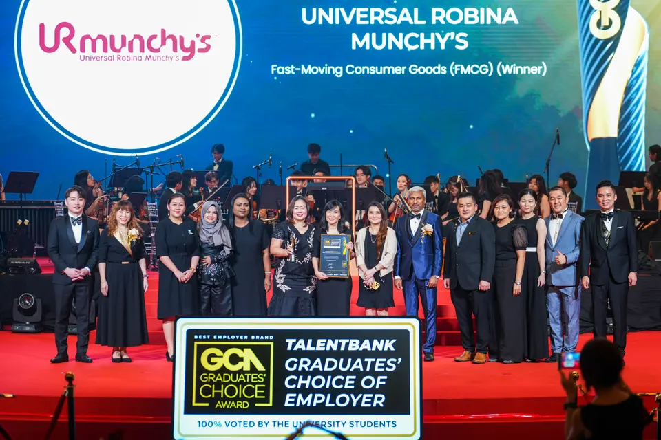 Guests of honour, vice-chancellors and winners at a Graduates' Choice Award gala