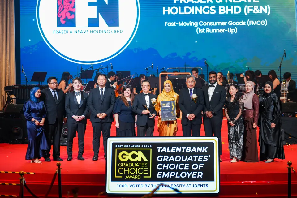 Guests of honour, vice-chancellors and winners at a Graduates' Choice Award gala