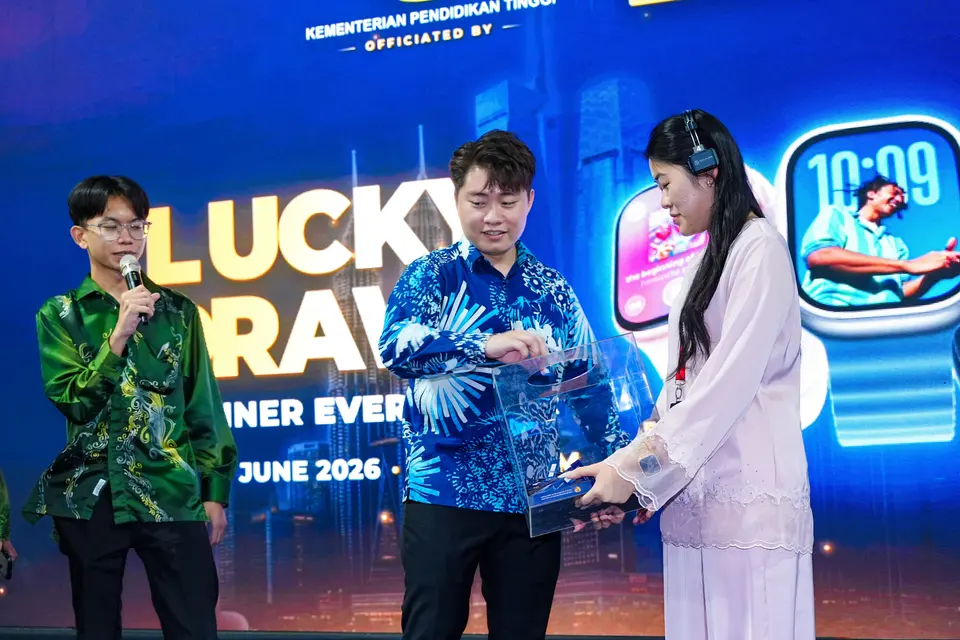 The Apple Watch lucky draw, 2026